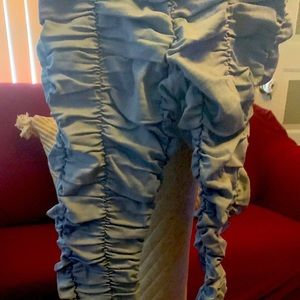 Deniem jeans.  Scrunch jeans. Really cute  perfect fit size Large